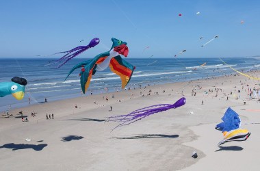 People fly kites during the 32nd International Kite Festival at the beach of Berck-sur-Mer, northern France, on April 18th, 2018. The festival takes place until April 22nd, 2018.